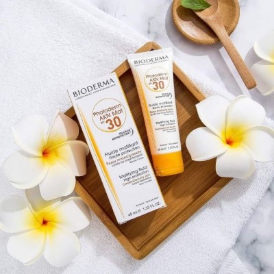 Kem Chống Nắng Cho Da Dầu, Mụn Bioderma Photoderm AKN Mat SPF30